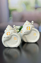 Laden Sie das Bild in den Galerie-Viewer, Schneckenhaus Gardola LED creme-weiß-deko-tiziano-haus-led-lillyano