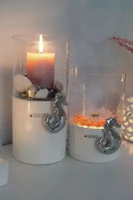 Laden Sie das Bild in den Galerie-Viewer, Tiziano Windlicht Laterna LED und Timer
