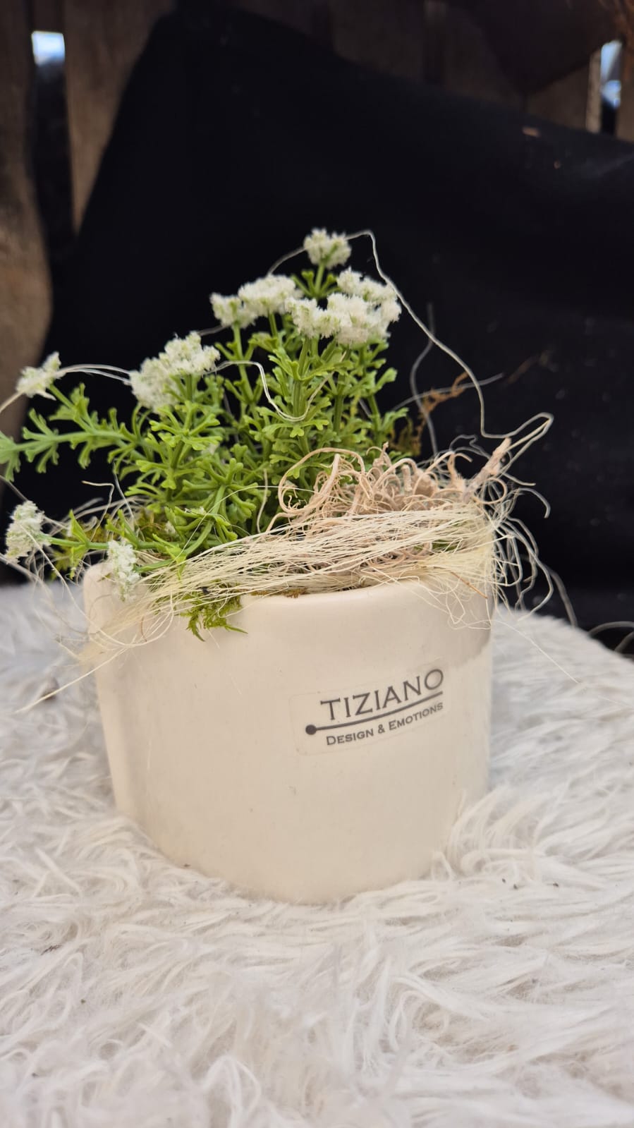 Tiziano Gesteck Kübel mit Blume fertig dekoriert - Lillyano