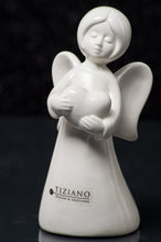 Laden Sie das Bild in den Galerie-Viewer, Tiziano Engel Nora mit Herz