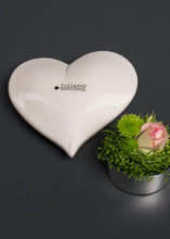 Laden Sie das Bild in den Galerie-Viewer, Deko# Geschenke# Ostern# Tiziano# Frühling# Frühjahr# dekoriert# happy# Schale# Keramik# kaufen# online# günstig# Vase# Kübel# Figuren#