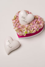 Laden Sie das Bild in den Galerie-Viewer, Deko# Geschenke# Ostern# Tiziano# Frühling# Frühjahr# dekoriert# happy# Schale# Keramik# kaufen# online# günstig# Vase# Kübel# Figuren#