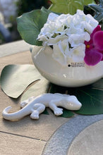 Laden Sie das Bild in den Galerie-Viewer, Tiziano Deko Salamander Salo weiss creme