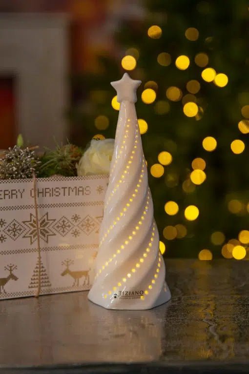 Tiziano Deko Baum Nevis LED XL mit Löchern weiß - creme timer - Lillyano