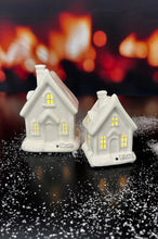 Laden Sie das Bild in den Galerie-Viewer, Tiziano Haus   Cascata   LED   mit   Schnee   creme-weiß + Timer
