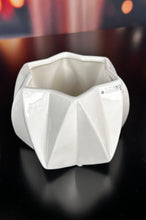 Laden Sie das Bild in den Galerie-Viewer, Tiziano Kübel Alba creme-weiß 2. Wahl
