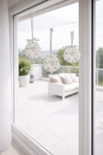 Laden Sie das Bild in den Galerie-Viewer, Tiziano Hänger Giada creme-weiß
