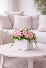 Laden Sie das Bild in den Galerie-Viewer, Tiziani Kübel Neda
