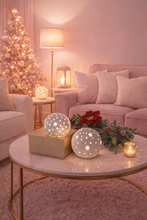 Laden Sie das Bild in den Galerie-Viewer, Tiziano Lichtkugel Padova mit Stern LED+ Timer  weiß creme
