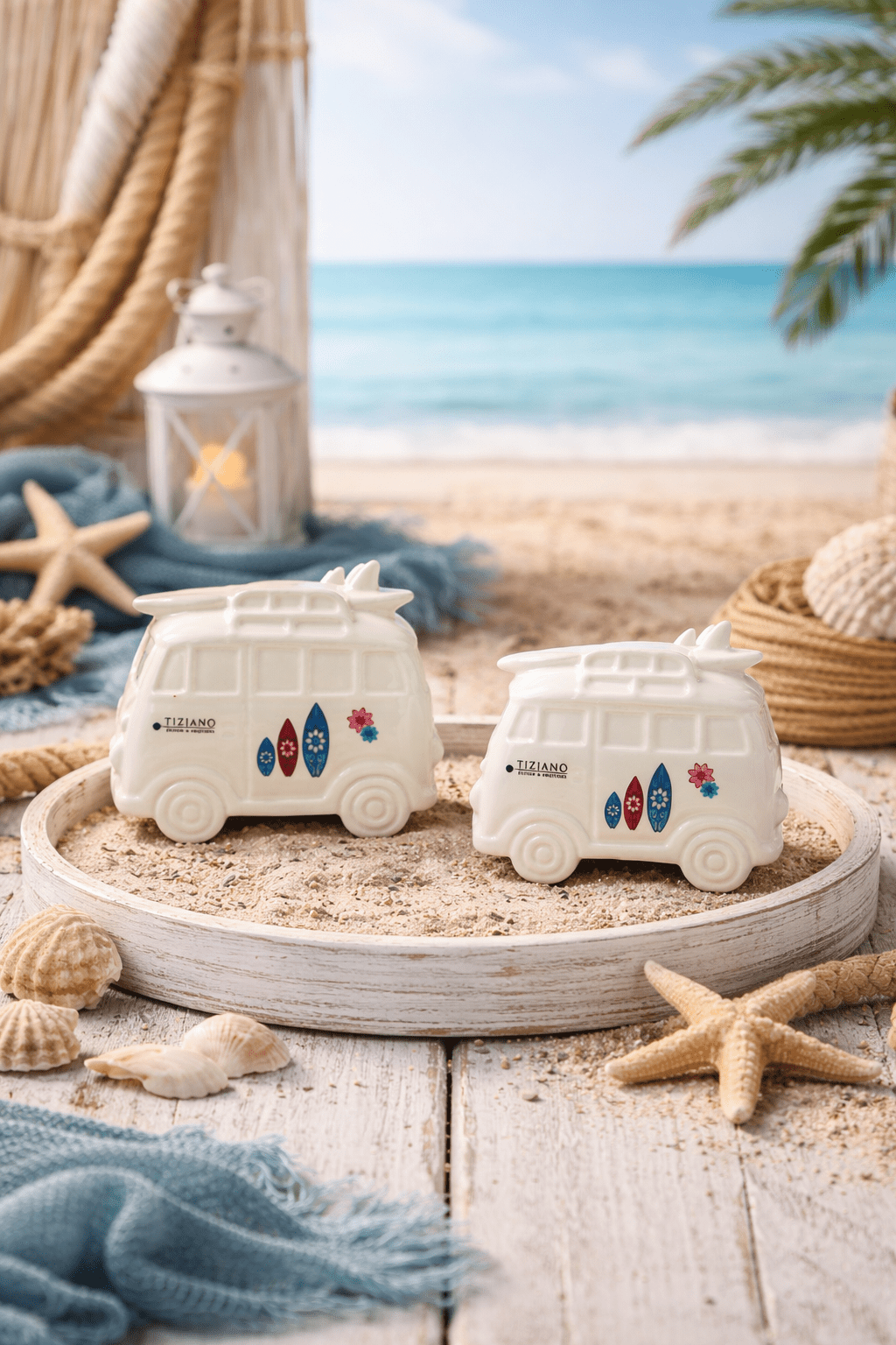 Tiziano Bus Forano mit Surfbrett creme - weiß und Decal - Lillyano