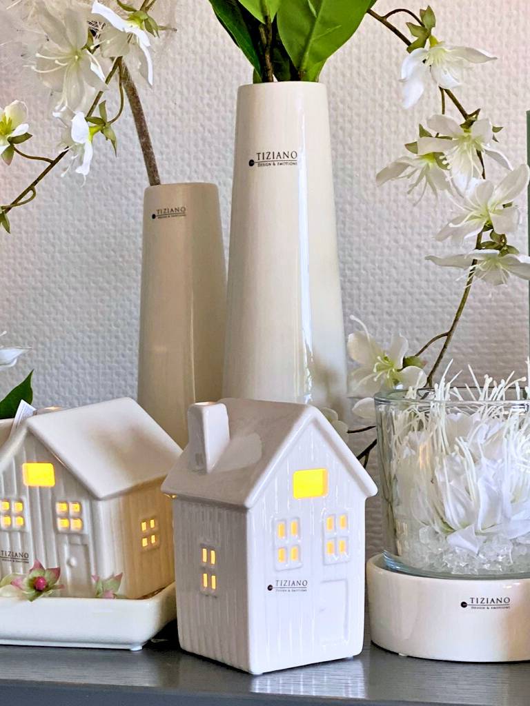 Tiziano Deko Haus Partina breit LED + Timer - Lillyano