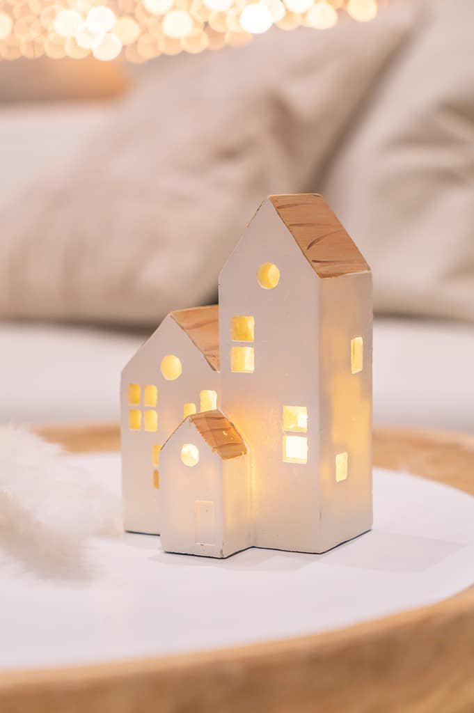 Tiziano Dorf Bilbury LED 3Häuser creme - weiß/Holz Timer - Lillyano