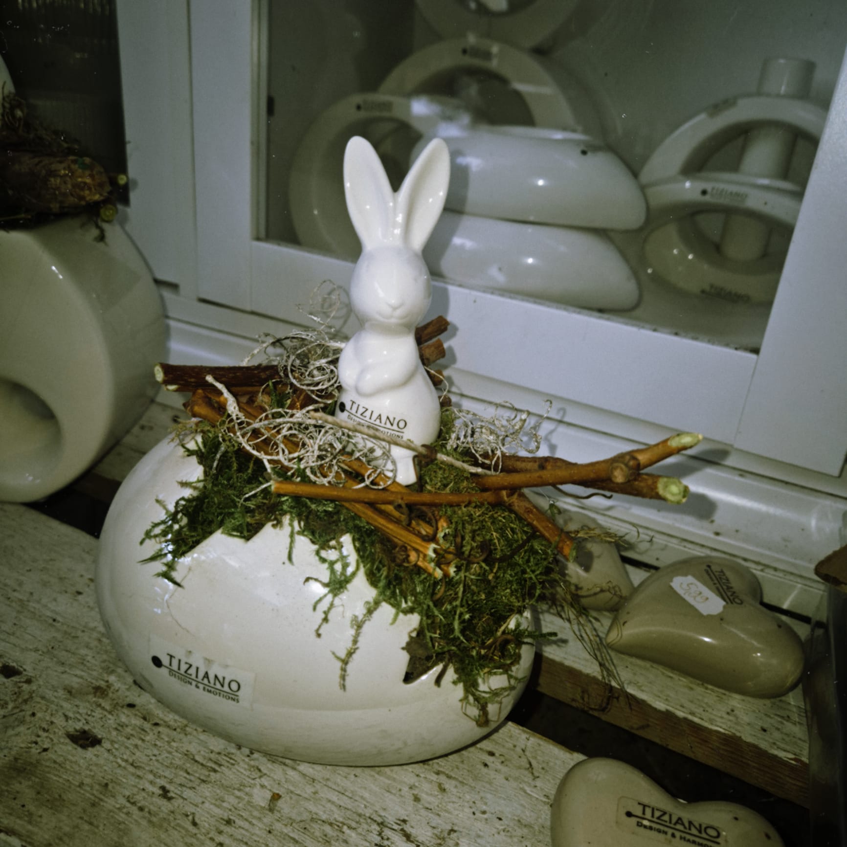 Tiziano Gesteck Hase auf Ei - Lillyano