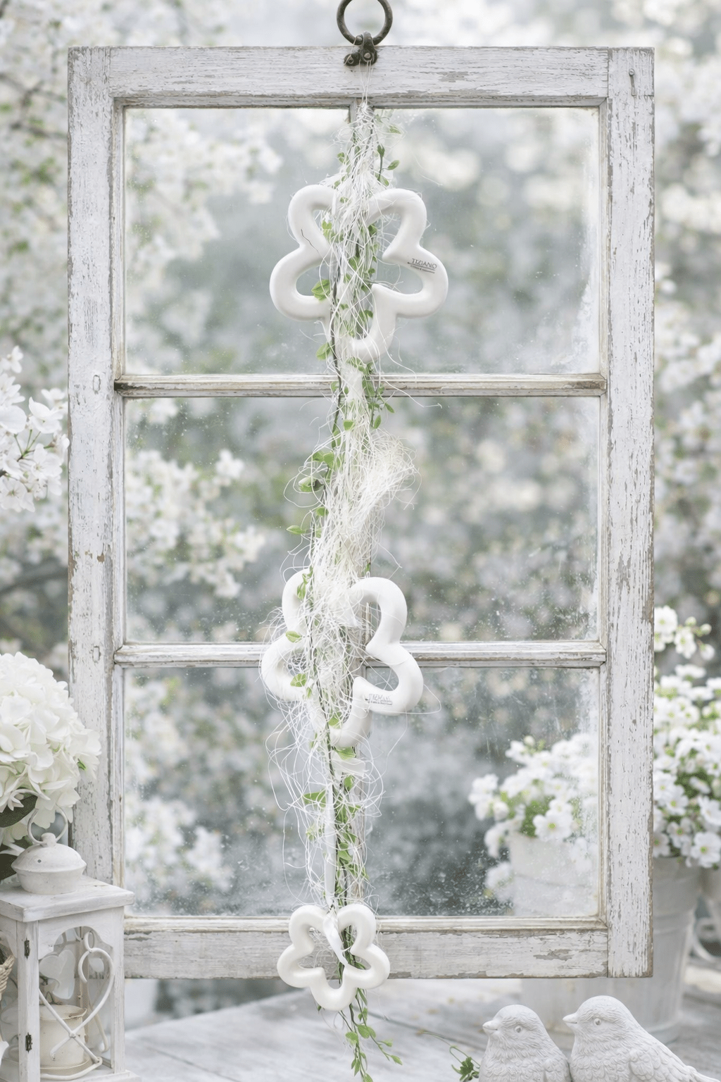 Tiziano Hänger Blume Garden Fensterhänger creme - weiß fertiges Gesteck - Lillyano
