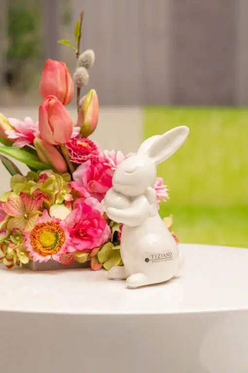 Tiziano Hase Fabrio mit Schleife und Ei weiß - creme - Lillyano