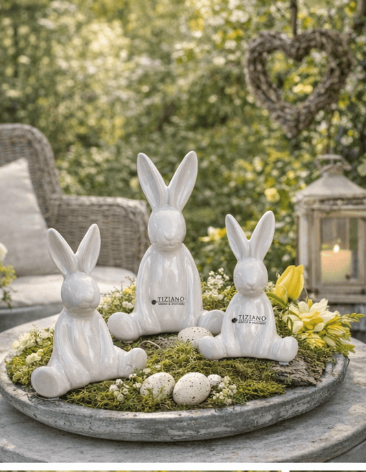 Tiziano Hase Fabrio sitzend Arme runter creme - Lillyano