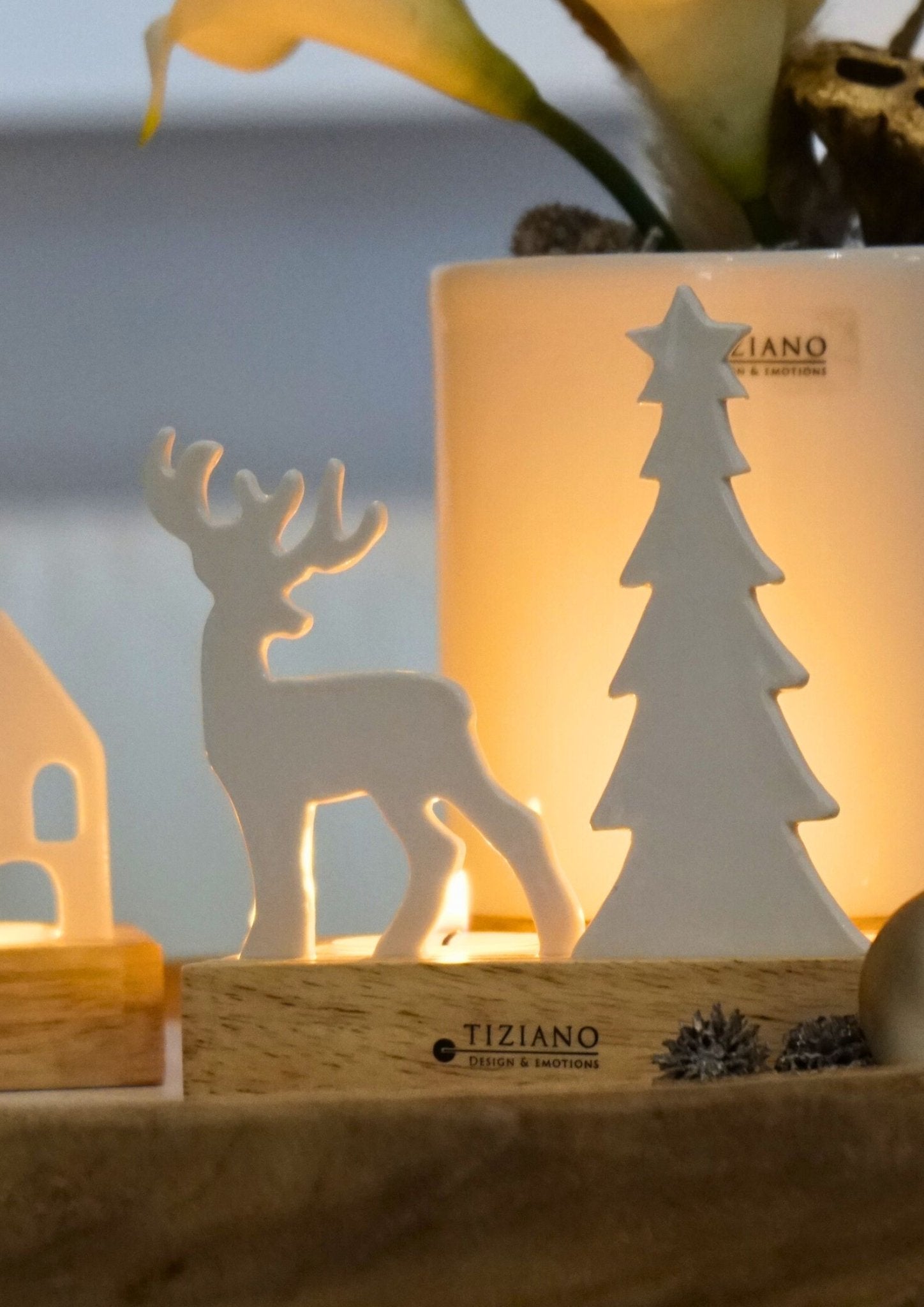 Tiziano Lichtobjekt Sandane mit Tanne und Hirsch auf Holzbase - Lillyano