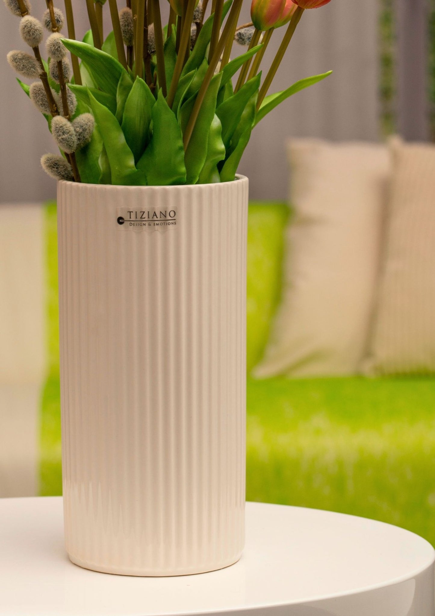Tiziano Vase Galla creme/weiss 25 cm hoch - Lillyano