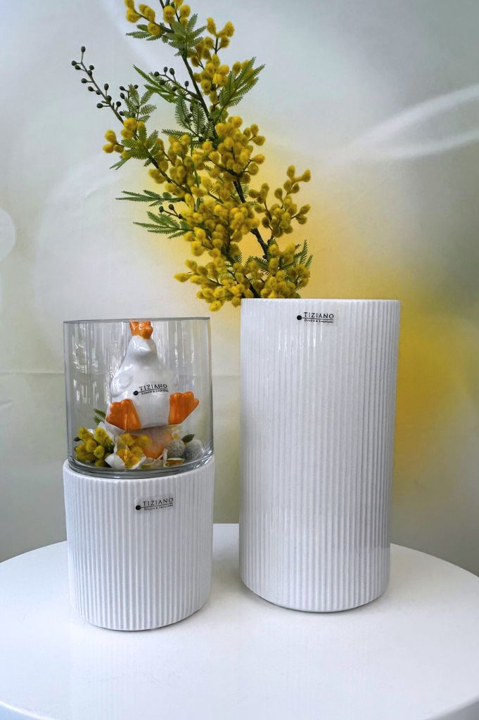 Tiziano Vase Galla creme/weiss 25 cm hoch - Lillyano