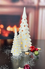 Laden Sie das Bild in den Galerie-Viewer, Tiziano Baum   Trissino LED  und Timer creme 2. Wahl
