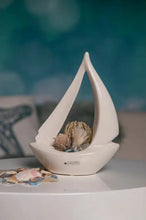 Laden Sie das Bild in den Galerie-Viewer, Tiziano Teelicht Boot Dorina 20cm weiß-creme
