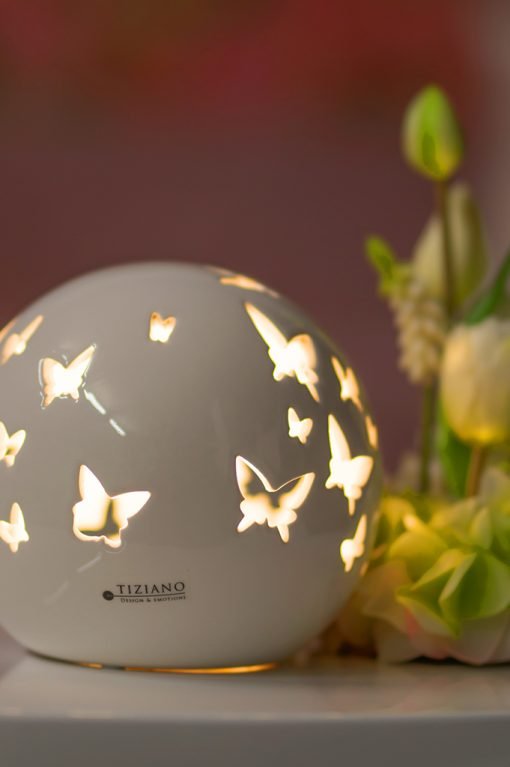 Tiziano Lichtkugel Padova Ciliana LED und Timer weiß - creme Schmetterling - Lillyano