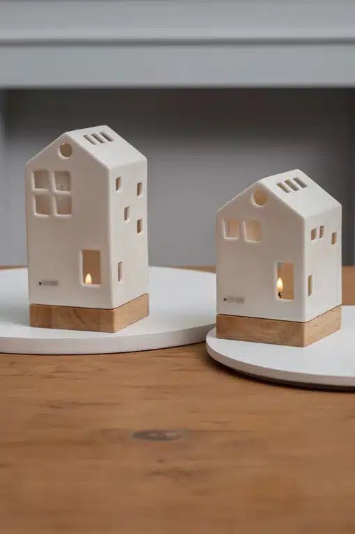 Tiziano Teelicht Haus Oslo auf Holzbase weiß - creme - Lillyano